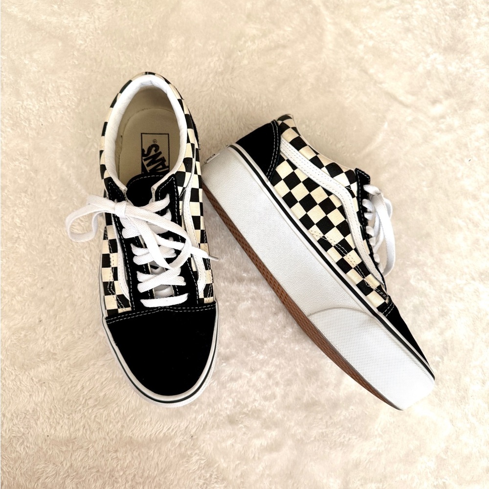 Vans checkered Black and White Sneakers